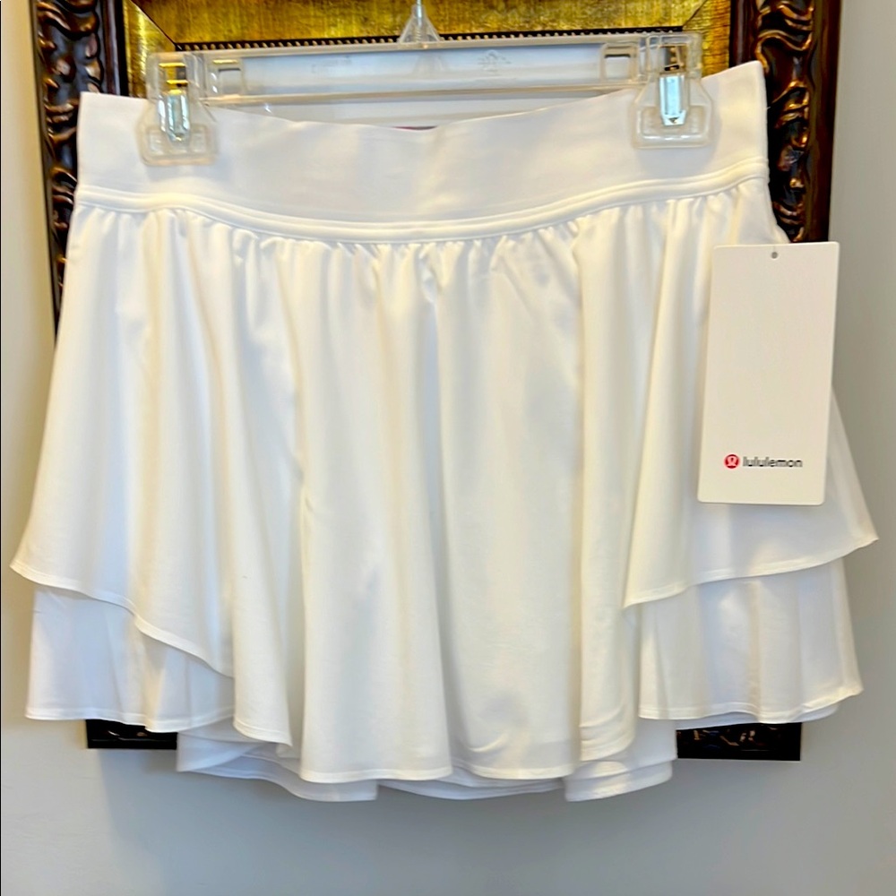 Lululemon Court Rival High Rise Skirt - size 8